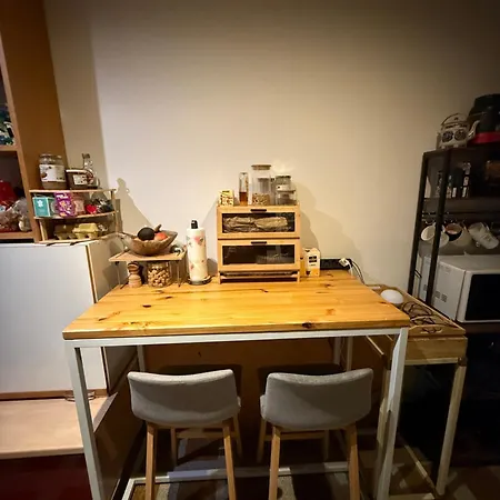 Partie D Appartement, Independant Avec Cuisine A Partager * 尼斯