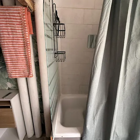 Partie D Appartement, Independant Avec Cuisine A Partager 公寓 尼斯